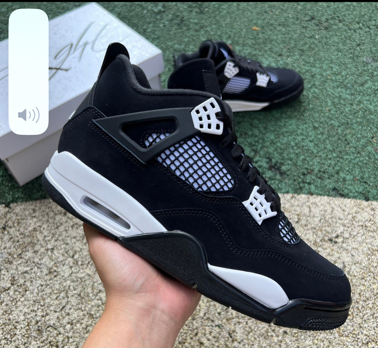 Jordan 4 Retro "White Thunder" (Black & White)