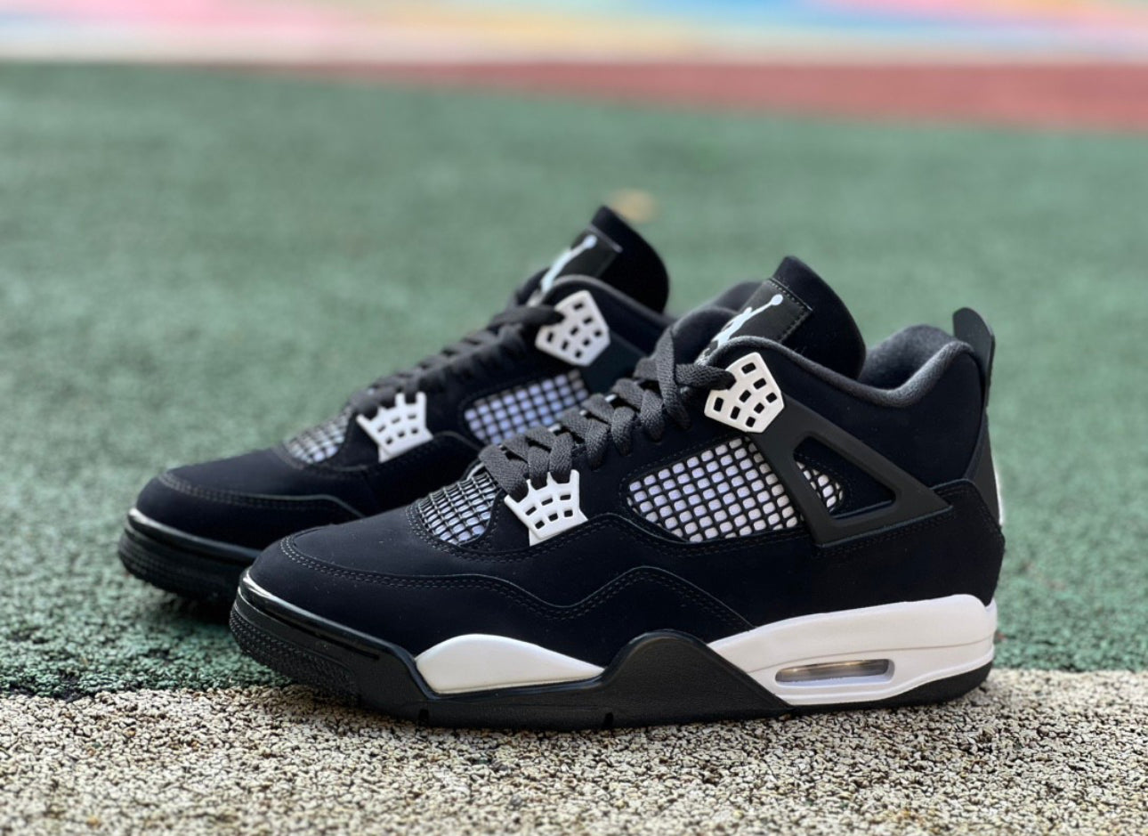 Jordan 4 Retro "White Thunder" (Black & White)